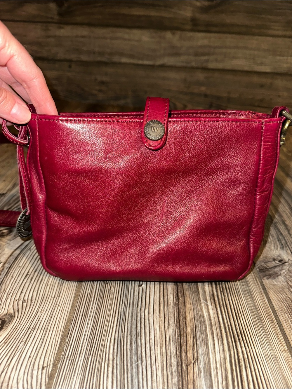 The Wanderers Travel Co The Salzburg Crossbody Burgundy Classic Soft Leather - Picture 5 of 15